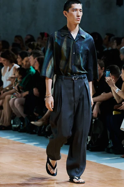 Look 35
